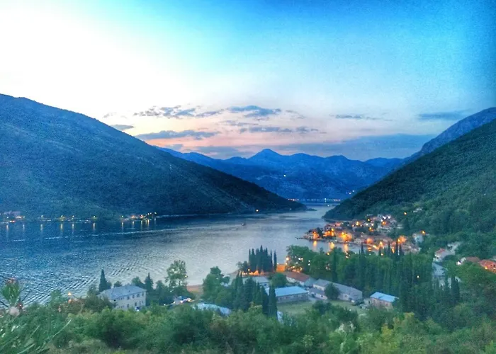 Oldhouse Vucinovic