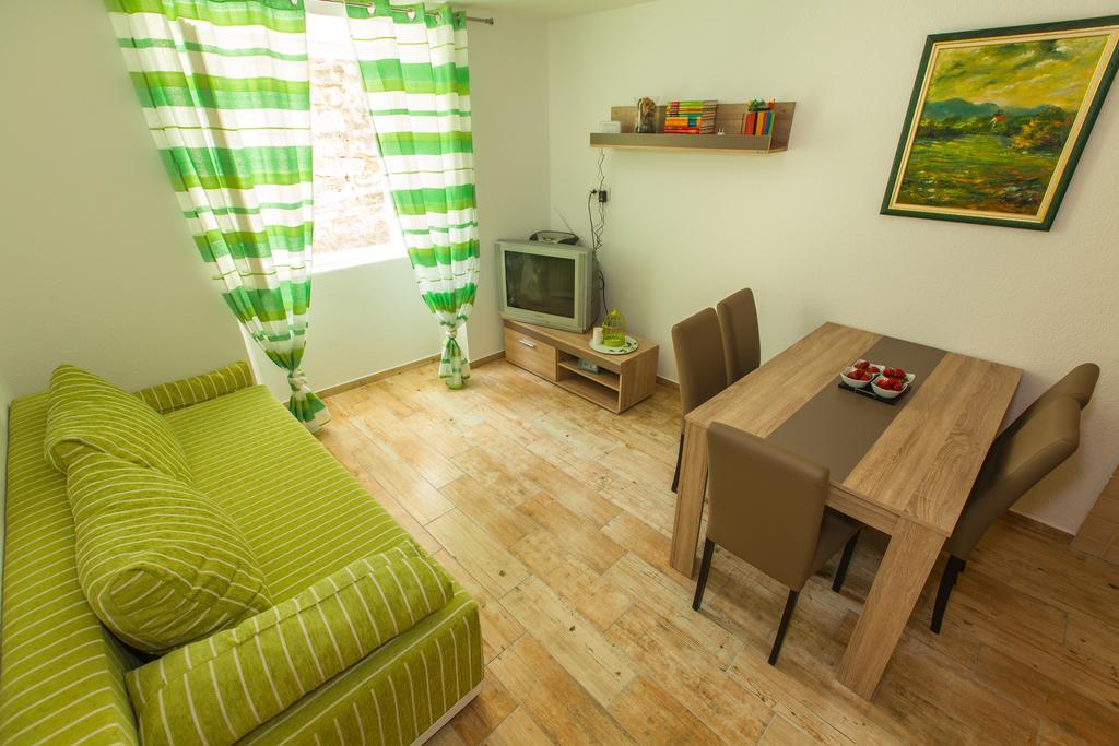 Oldhouse Vucinovic Tivat